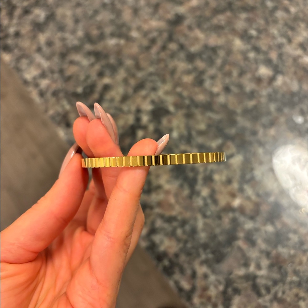 Stainless steel gold ribbed ridged bracelet bangle - Picture 3 of 4